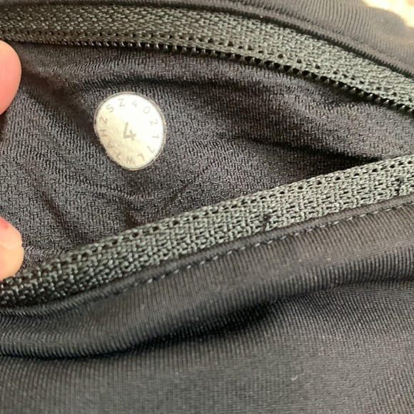 lululemon Size 4 Transition Multi 4” - Picture 3 of 4